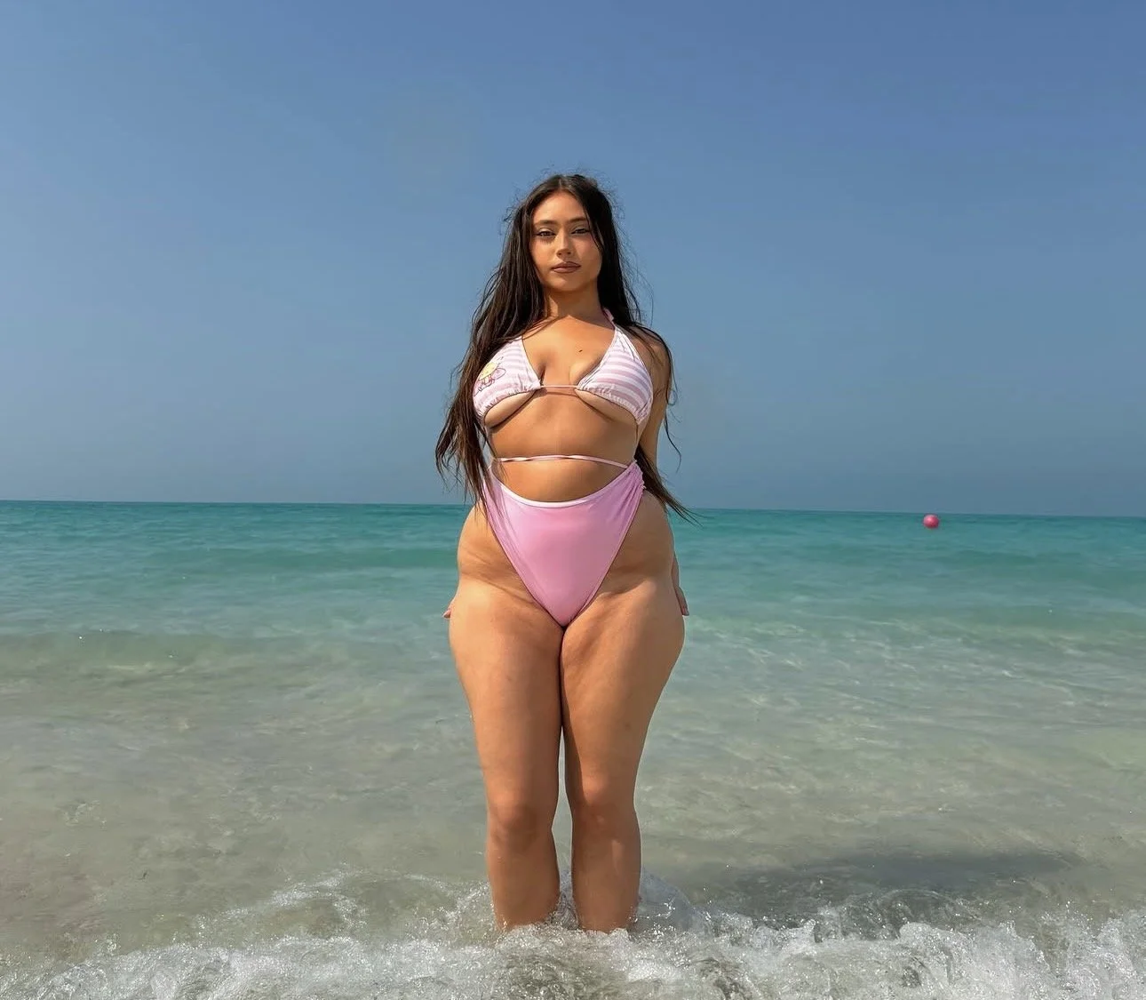 Former fat girl Gwen flaunts her new body image 11