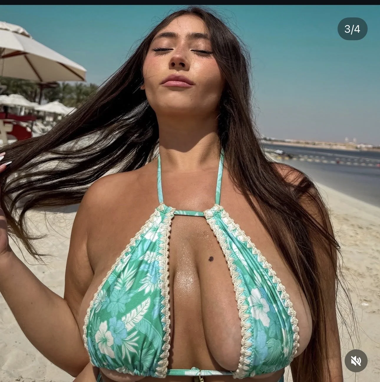 Former fat girl Gwen flaunts her new body image 18