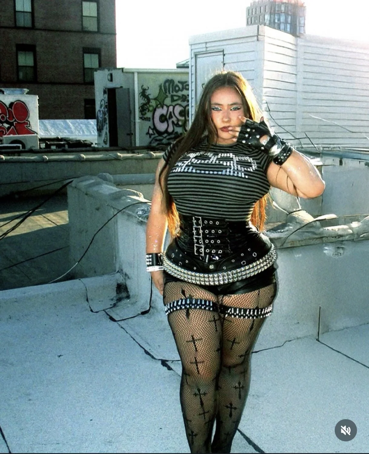Former fat girl Gwen flaunts her new body image 7