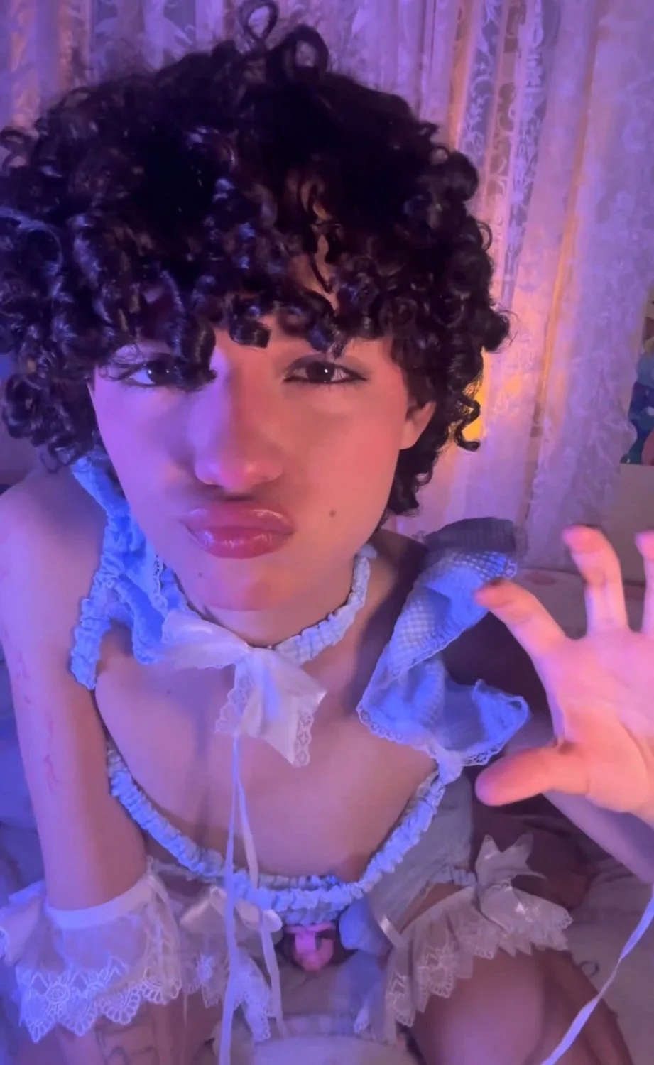 Cute femboy showing off his sex machine 🍑🤤 main image