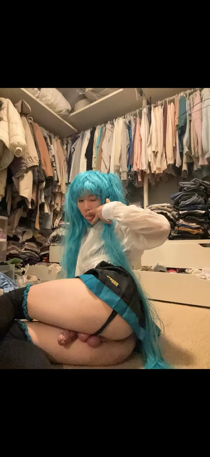 Chase 18yo BNWO sissy slut from Korea image 11