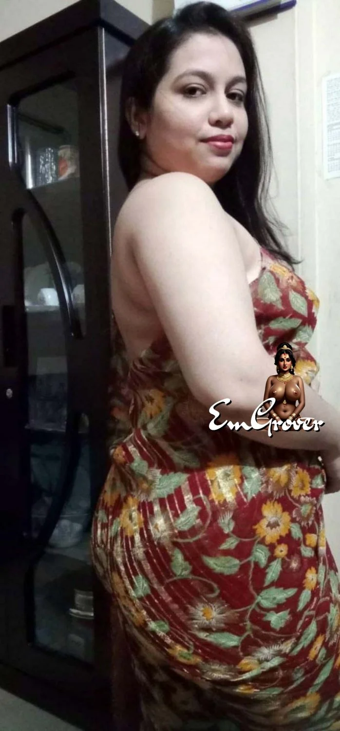 Indian desi sexy aunty image 14