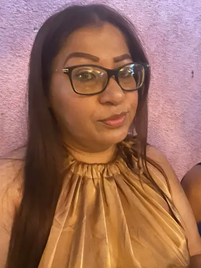 Hondurena milf my ex mom she a baddie lowkey cover image