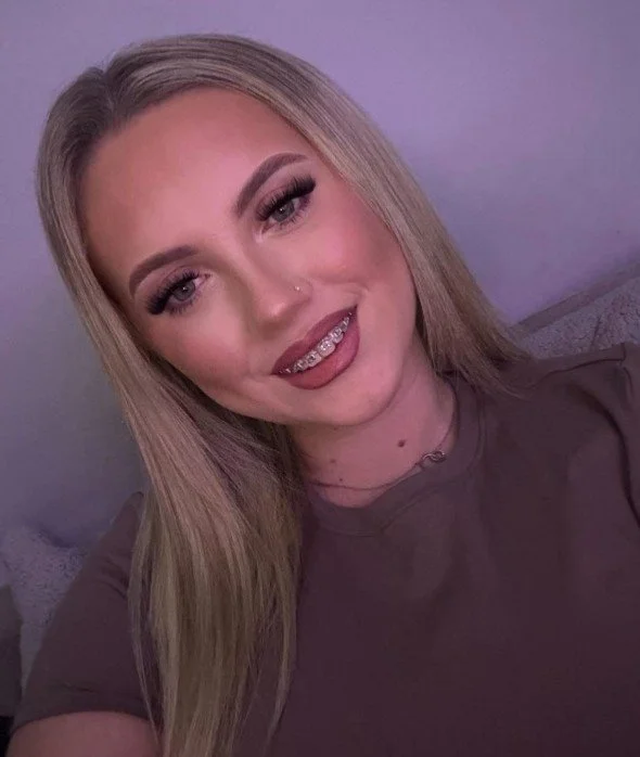 Curvy Blonde Chav Milly 21 image 5