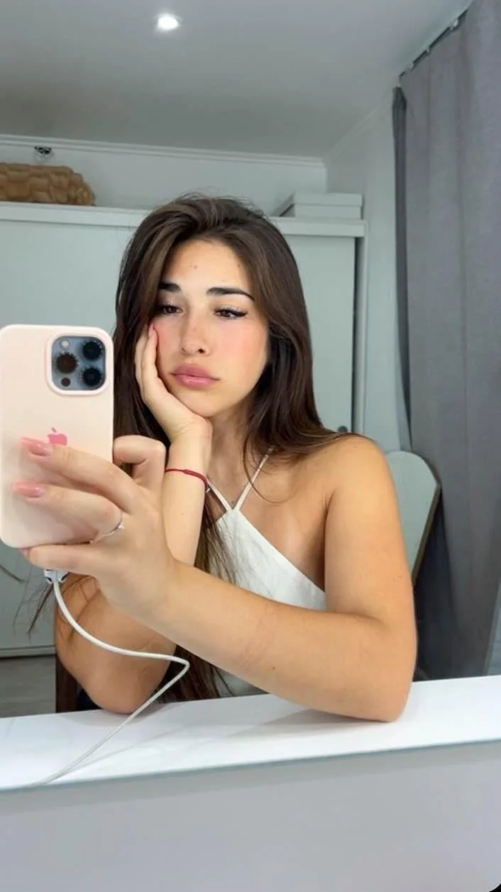 Gorgeous Spanish Slut image 16