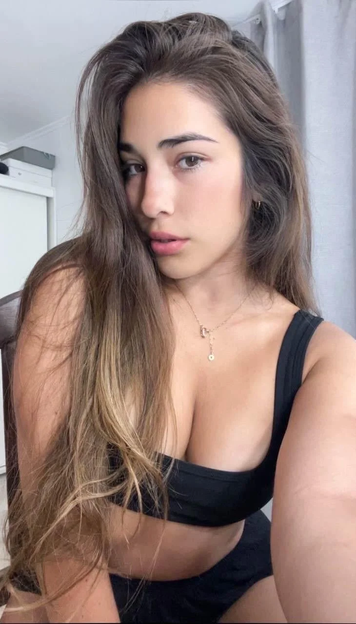 Gorgeous Spanish Slut image 23
