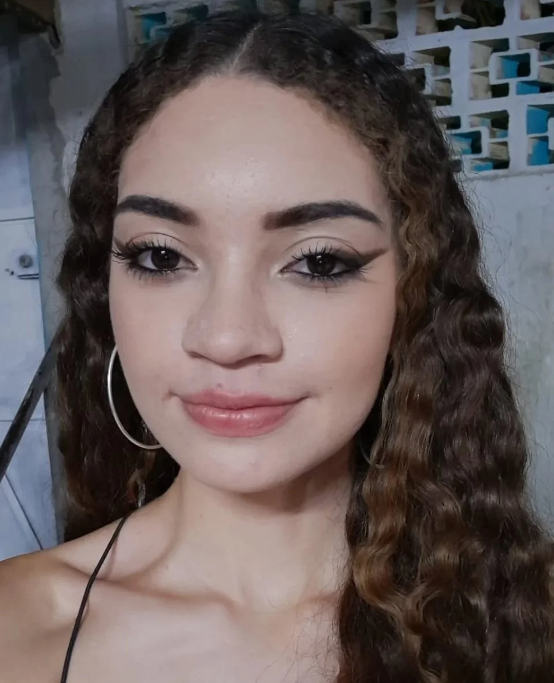 liara como é chamada é uma ninfeta que adora uma vara image 3