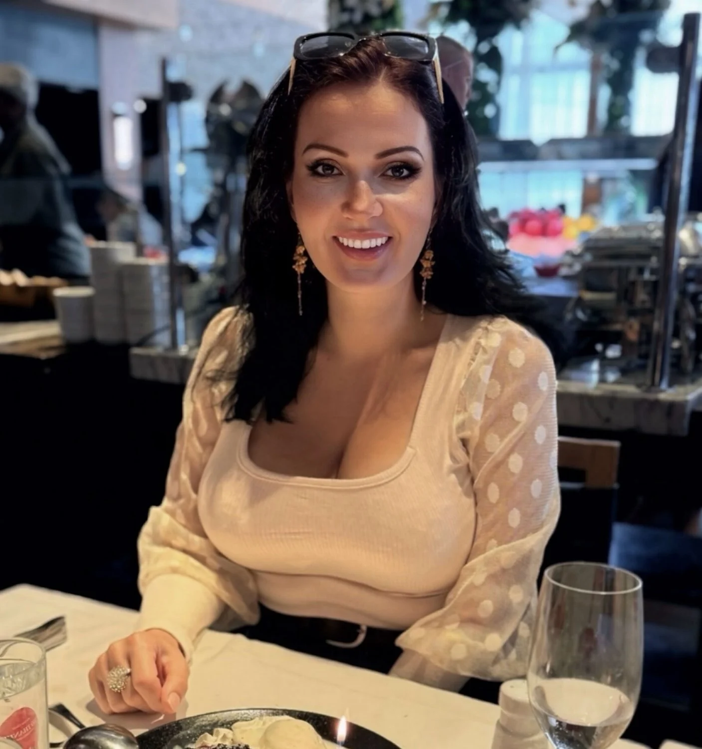 1AB4D0B1-DA5B-4779-9F44-F701C75FB5F9 main image