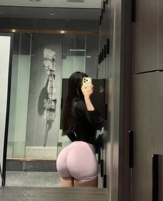 Gym Time🔥🍑💪🏼 image 25