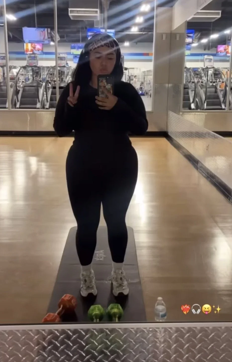 Sexy Curvy SoCal Latina Kamy image 8