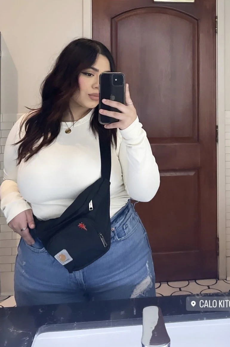 Sexy Curvy SoCal Latina Kamy image 9