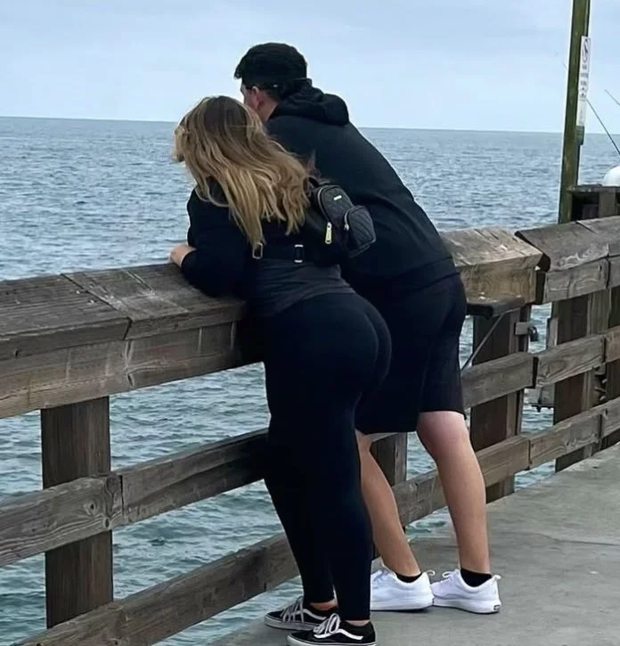 This fool wifey is a baddie with a natural fat booty image 3