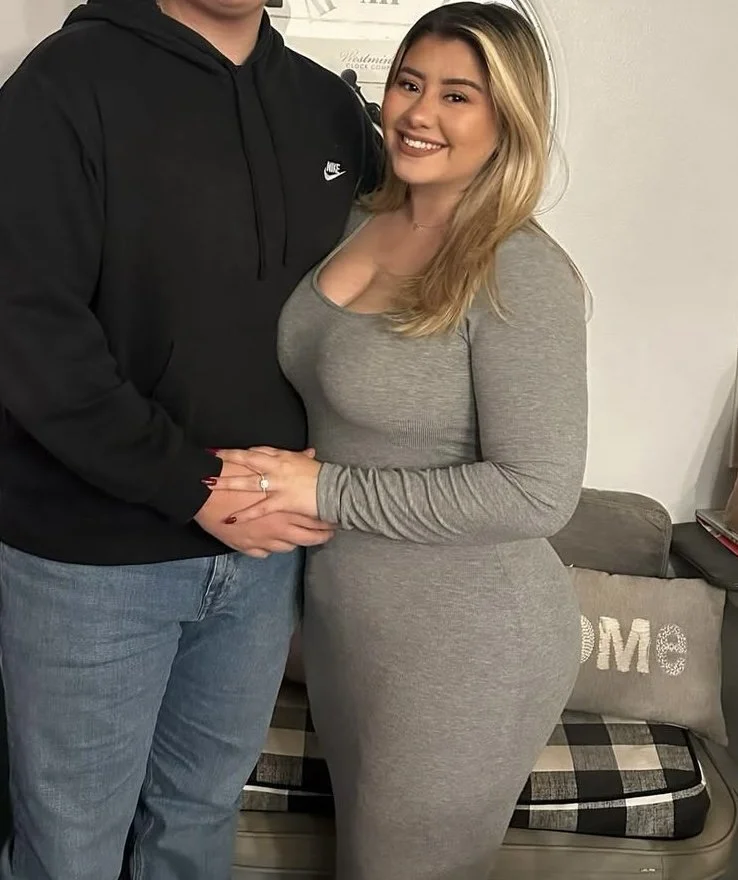 This fool wifey is a baddie with a natural fat booty image 8