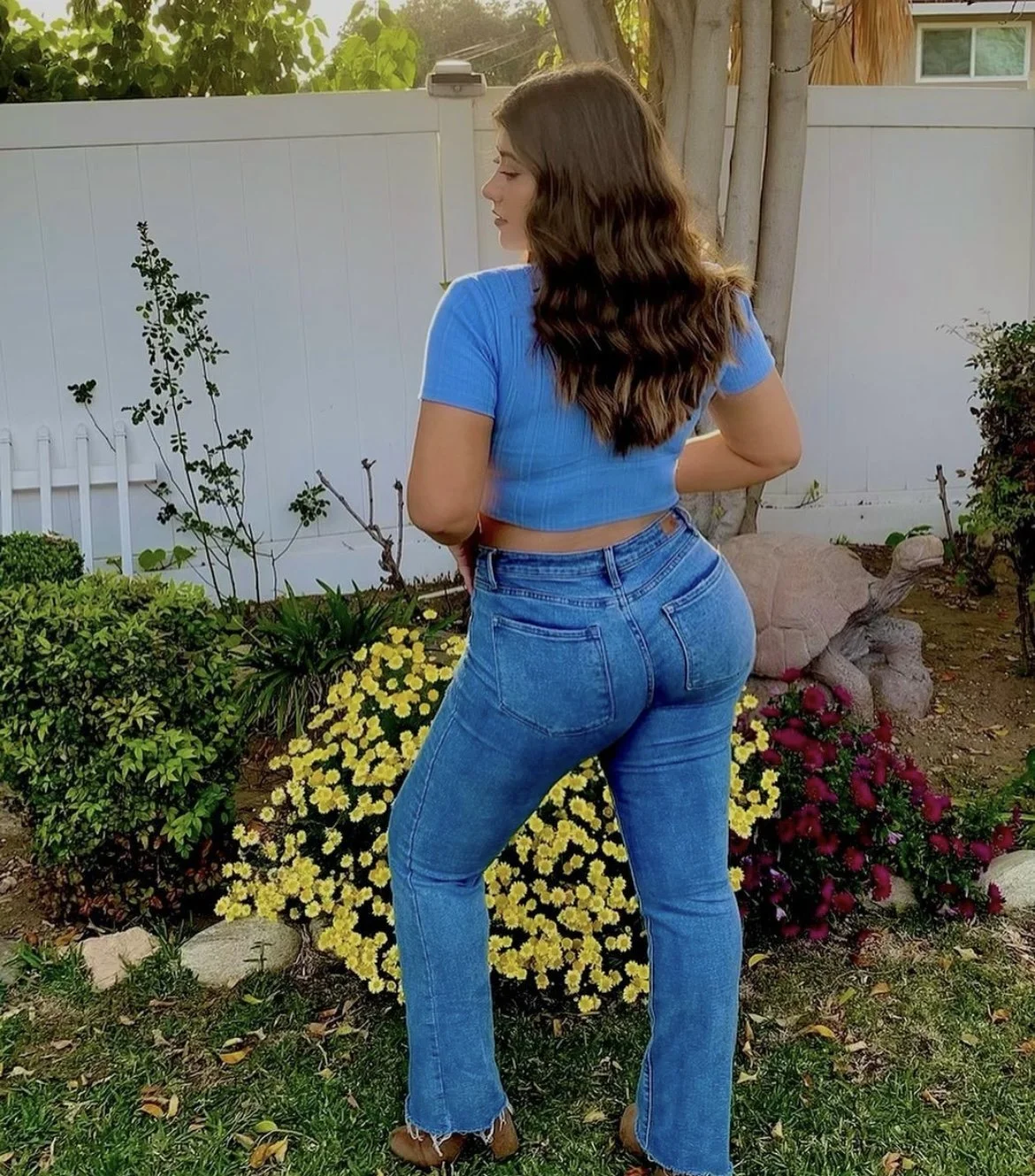 This fool wifey is a baddie with a natural fat booty image 9