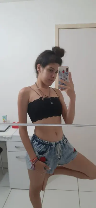 NOVINHA GOSTOSA MANDOU CONFIOU E FOI VAZADA cover image