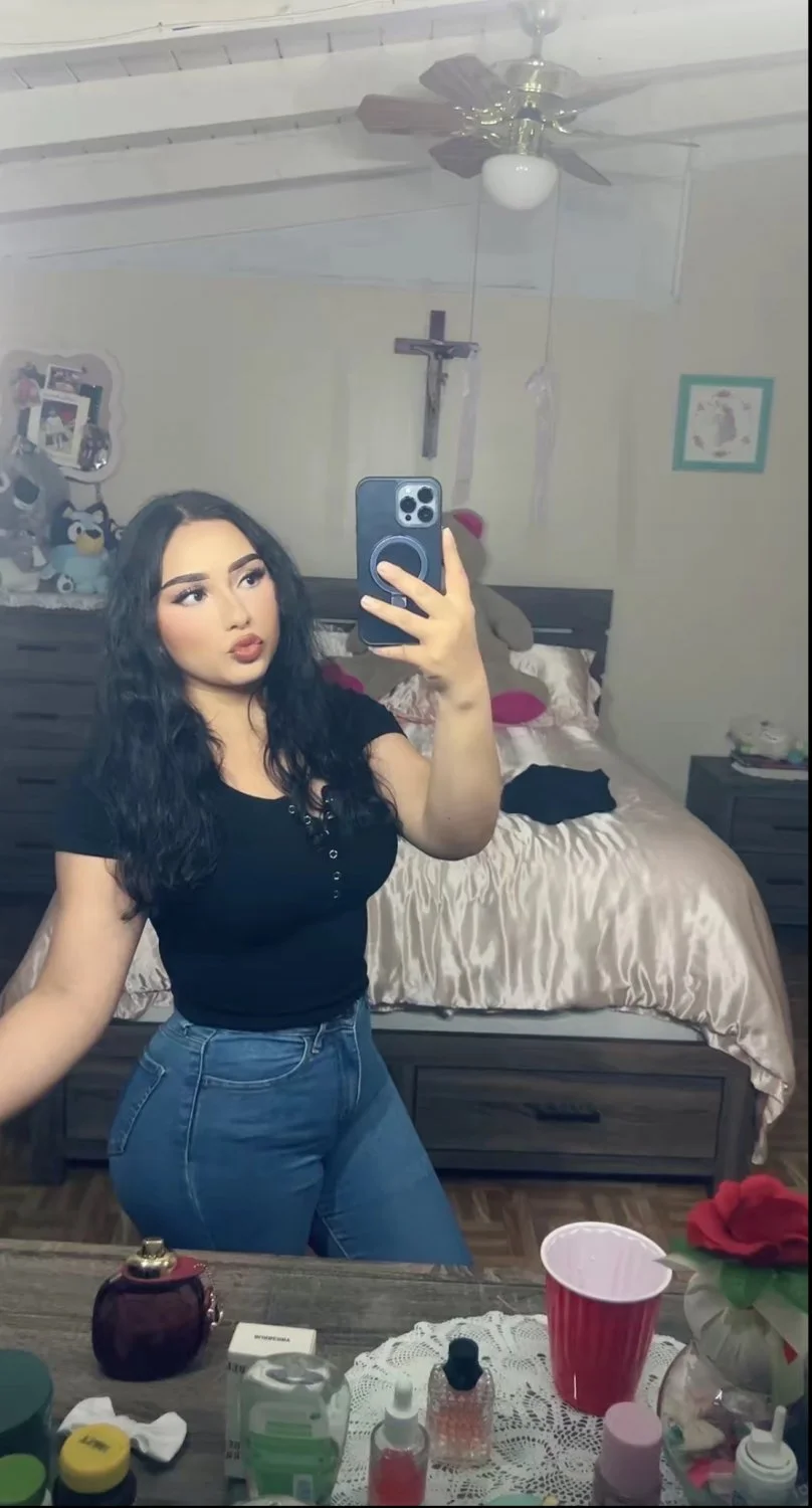 thictok baddie image 5