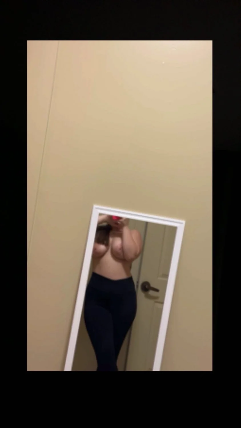 IU whore Katie main image