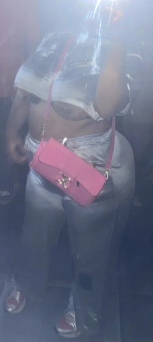 Dominicana mostrando su tetona main image