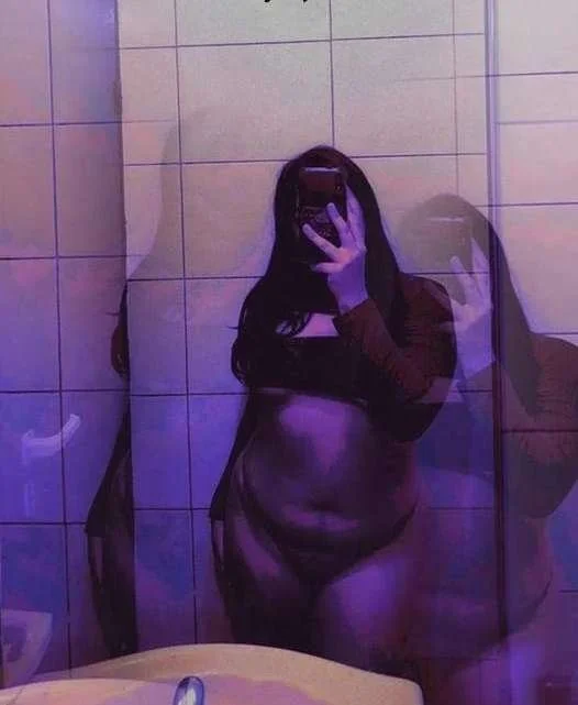 Pendeja le encanta entregar el culo image 14