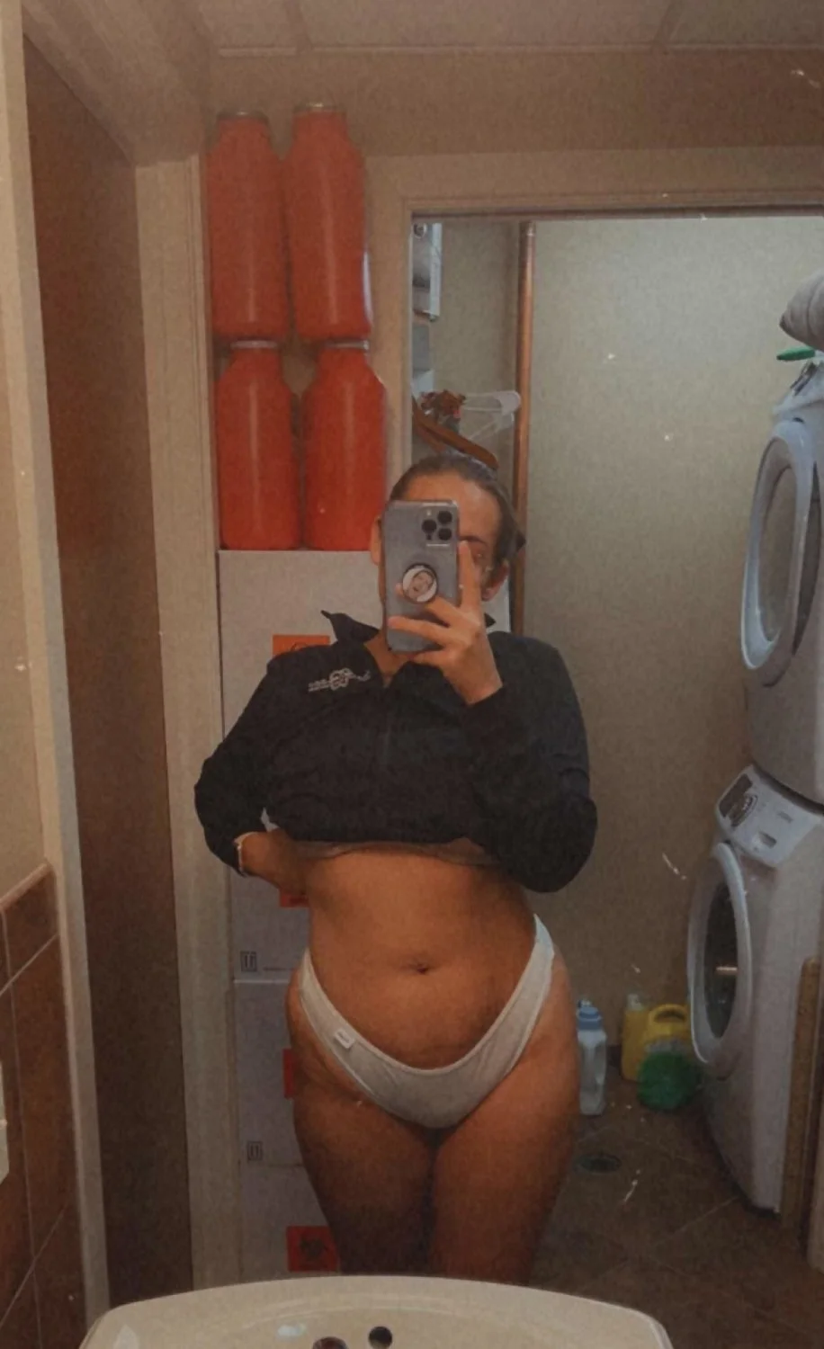 Curvy wife with big tits exposed image 4