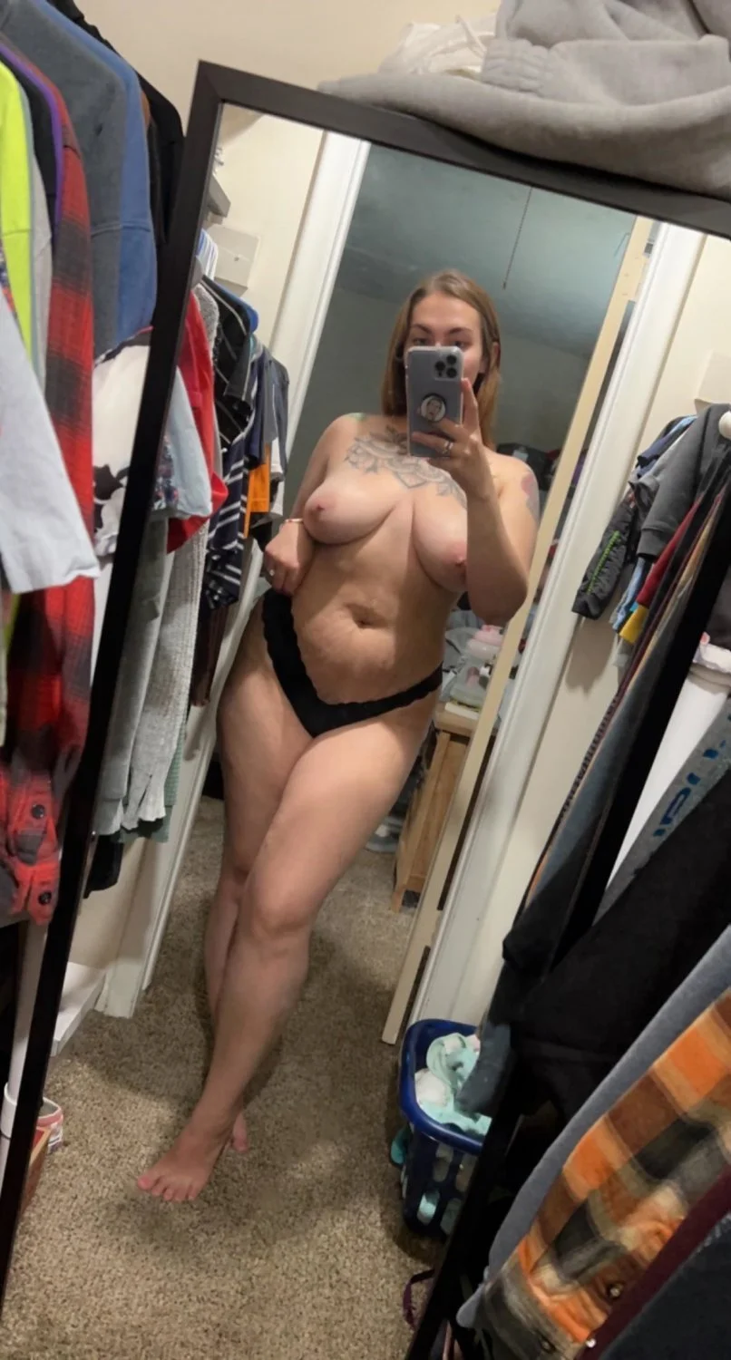 Curvy wife with big tits exposed image 9