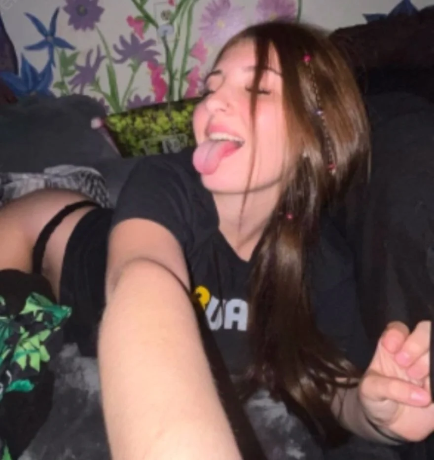 Cute slutty teen Hannah 18+ (1) image 6