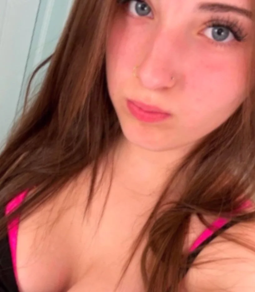 Cute slutty teen Hannah 18+ (1) image 8