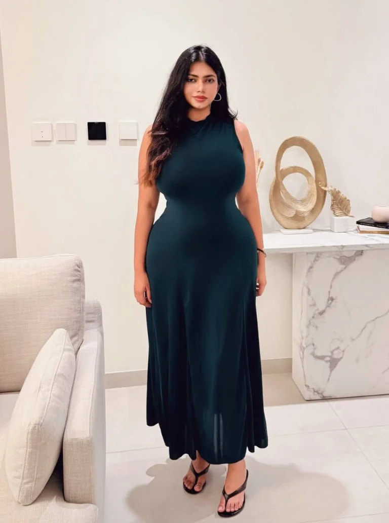 Bangladeshi chubby sexy girl in Dubai image 1
