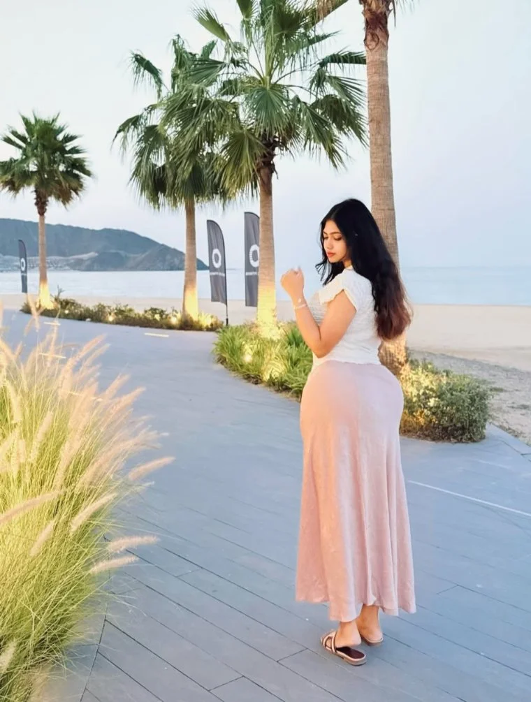 Bangladeshi chubby sexy girl in Dubai image 8