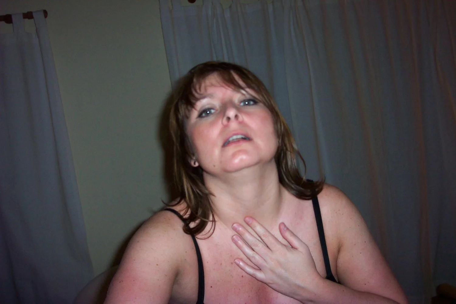 Brunette MILF image 28