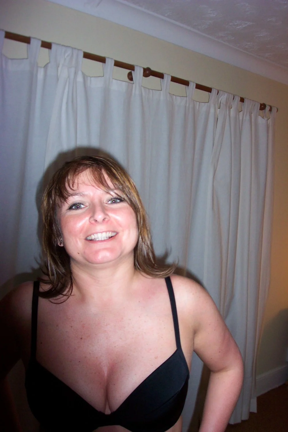 Brunette MILF image 29