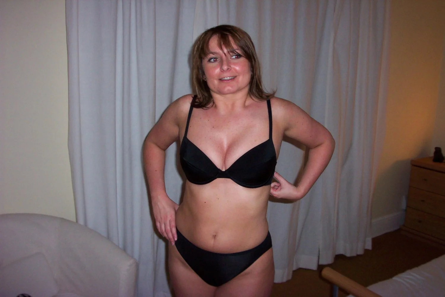 Brunette MILF image 30