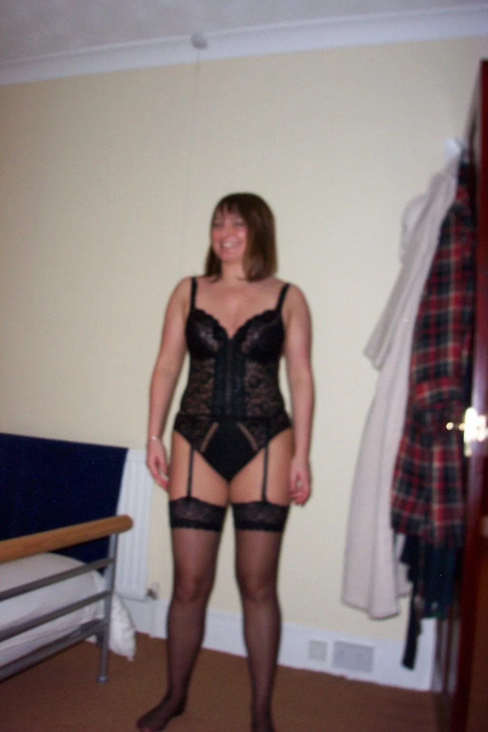 Brunette MILF image 9