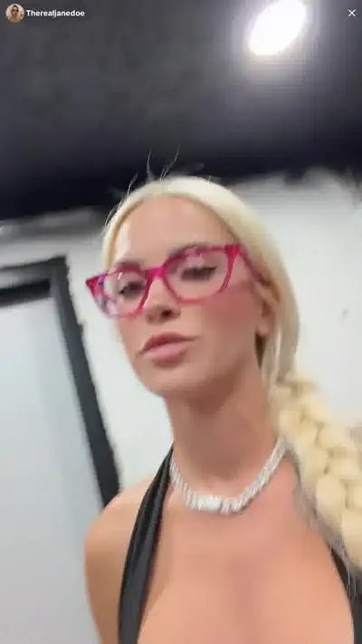 tiktok live j4n3d03 cover image