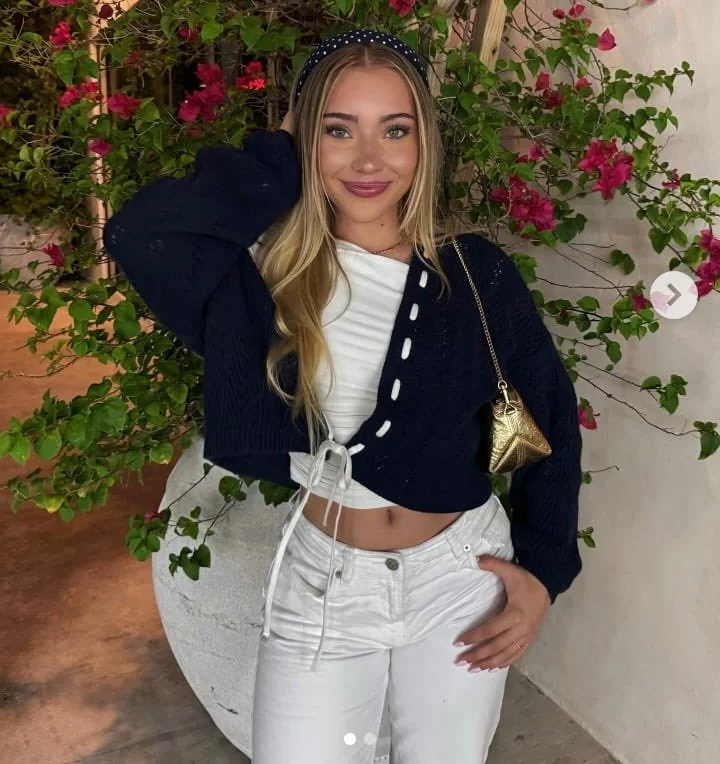 Daddy got a thing for his Daughter. His wife would kill him. image 20