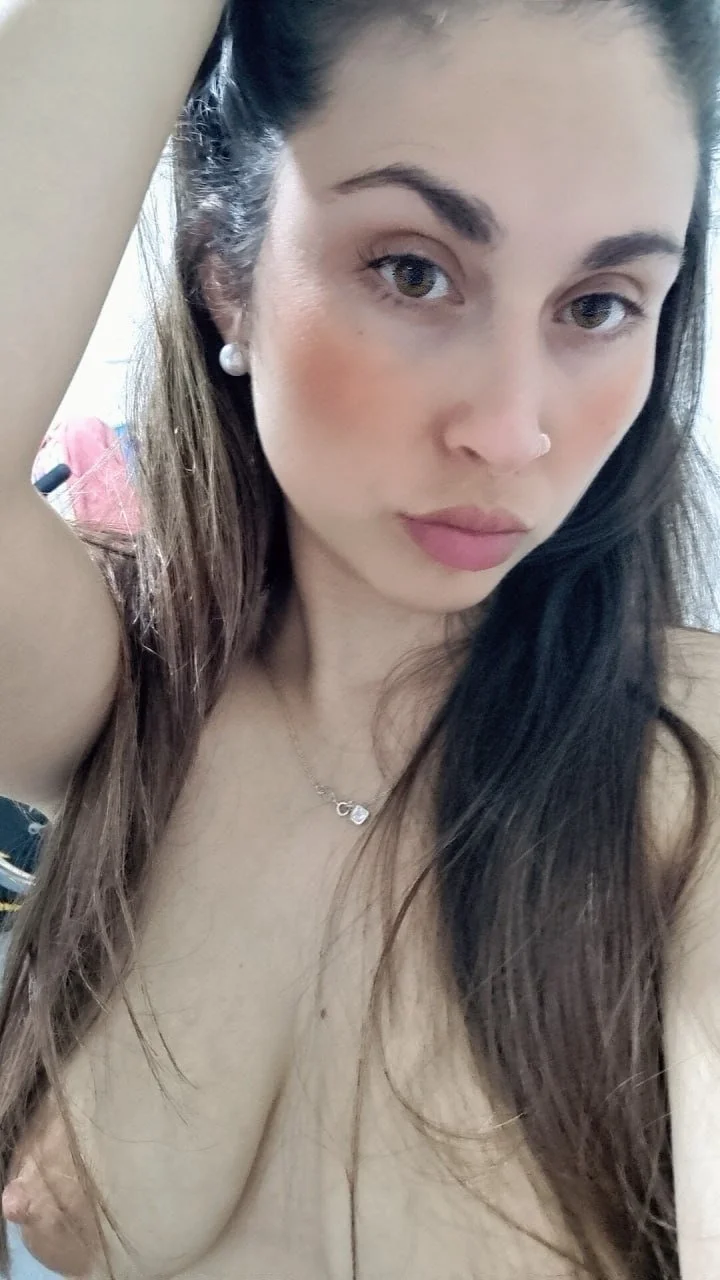 Tetona chilena de un rico culo que se llama javiera García , es una adicta a chupar verga image 28