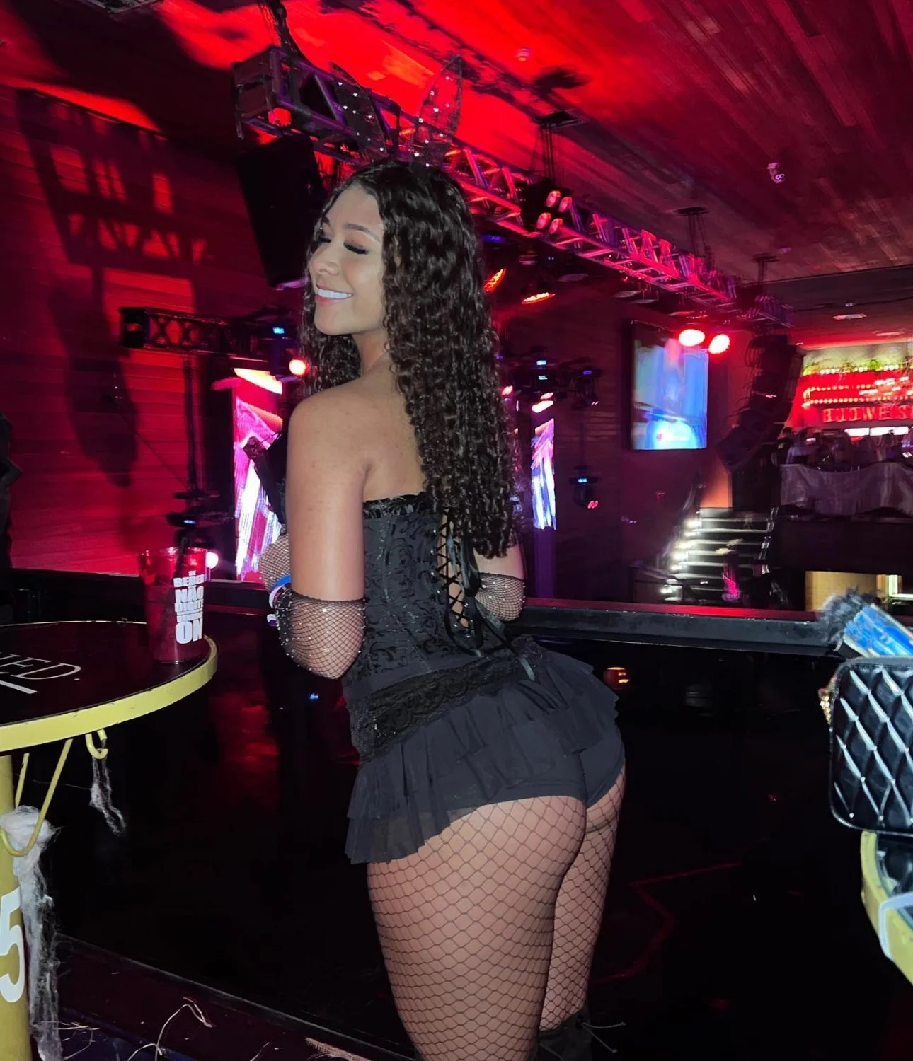 Rebeca Dâmaris recebe áudio fã maluco 🥵🔥 Quem aí manda um áudio desse pra mim/outra famosa? DM 🤤 image 2