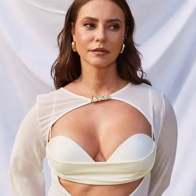 Paolla Oliveira cover image