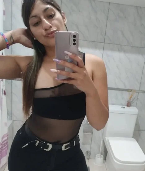 la novia de un amigo image 5