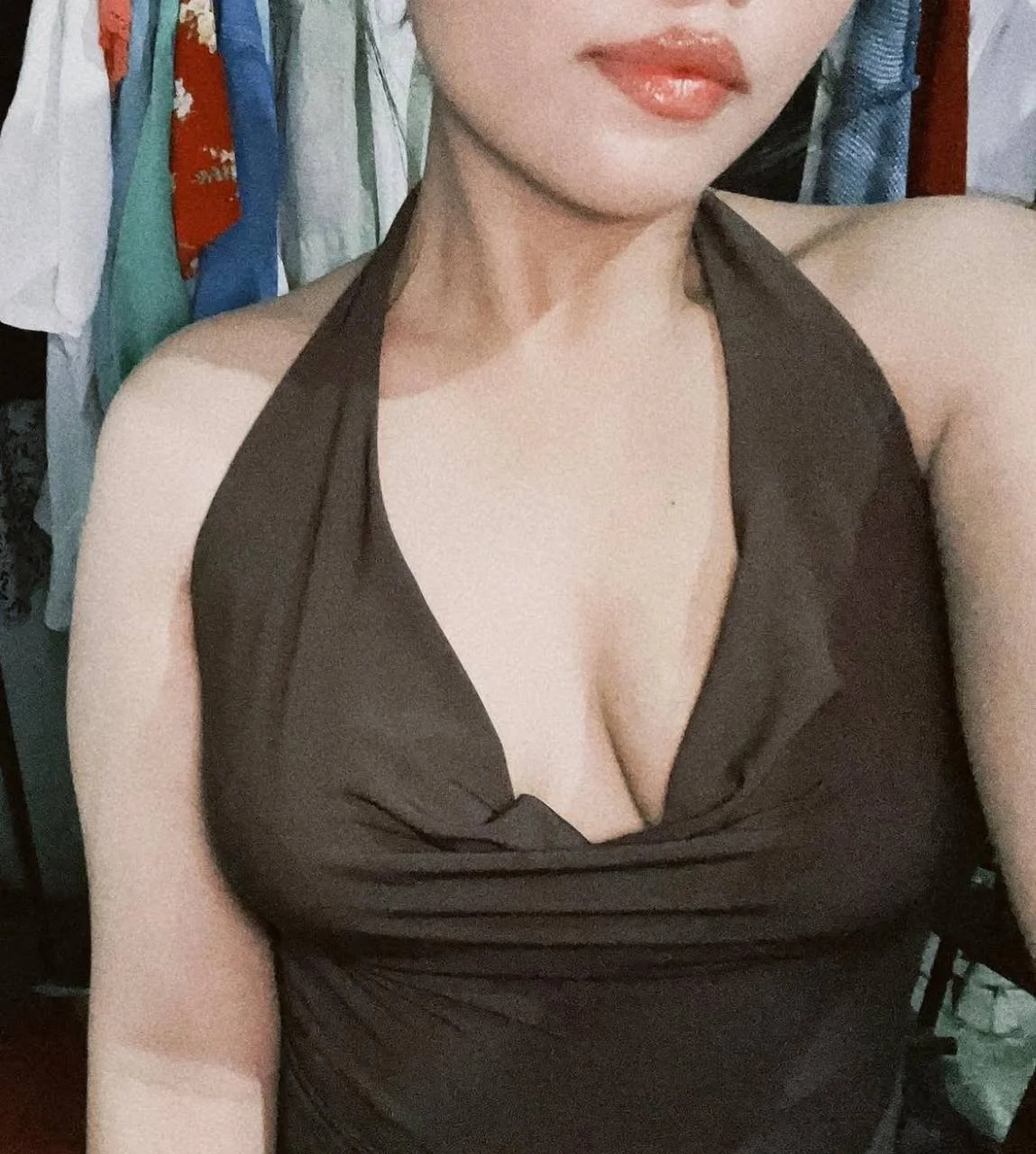 Rica zorrita putita se exhibe mostrando el culo y las tetas image 15