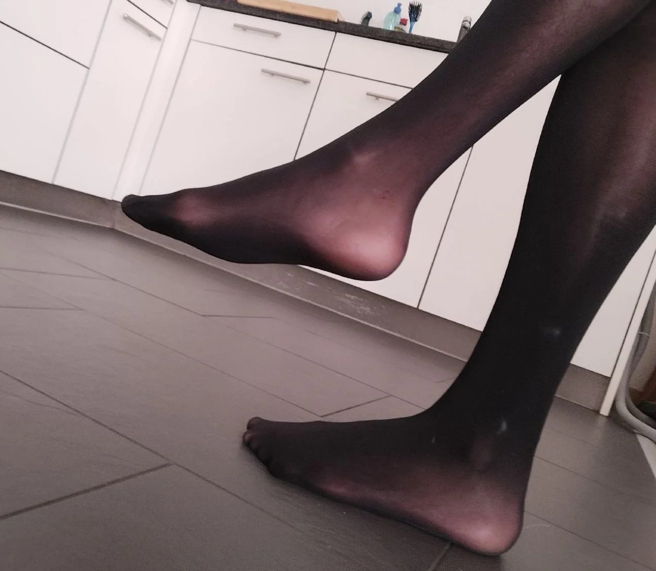 Long skinny Legs in Pantyhose 🫶🏼😍 image 2