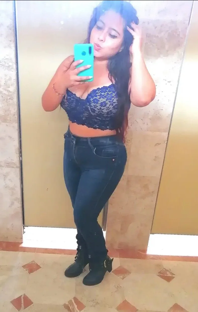 Latinas image 2