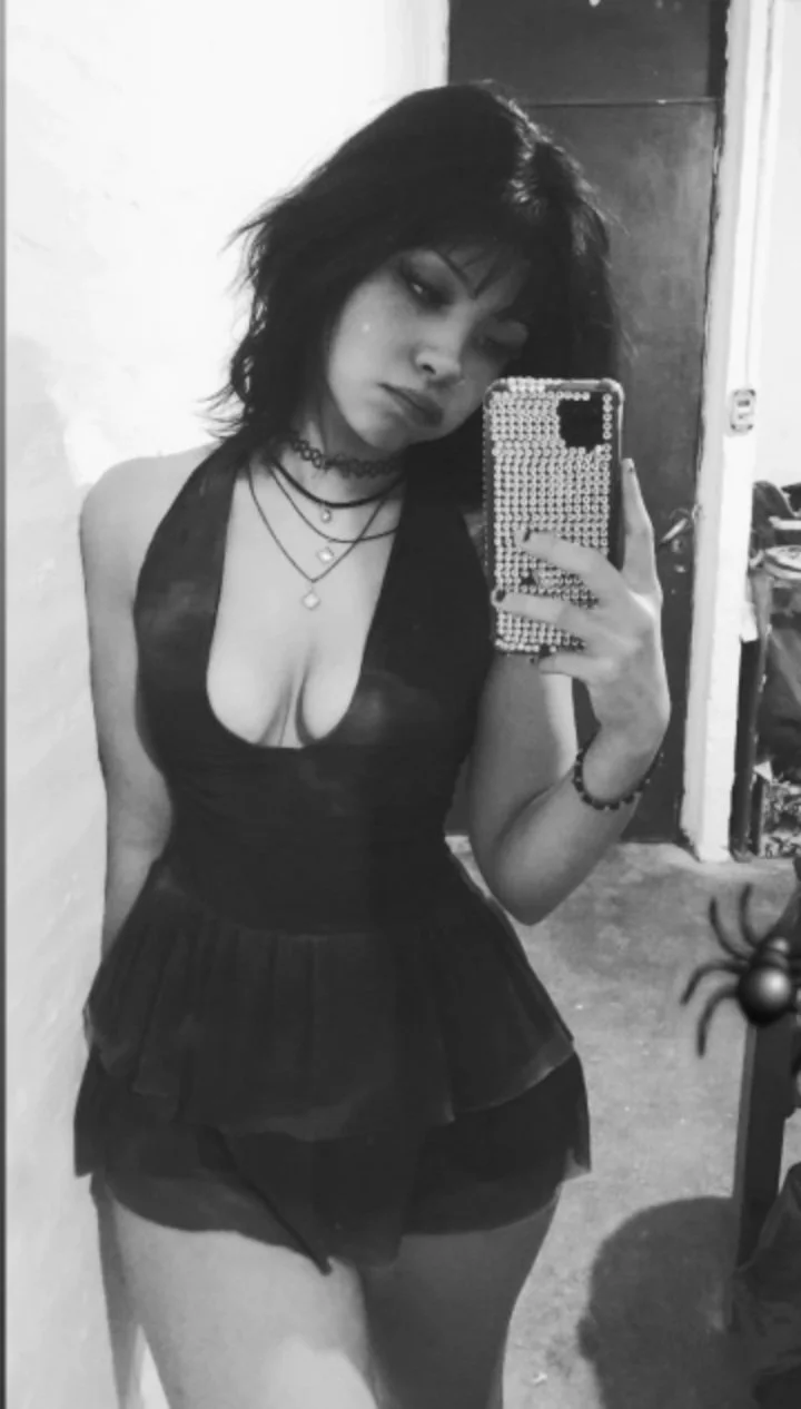 Novinha gotica caiu na net, putinha vazada gostosa image 10
