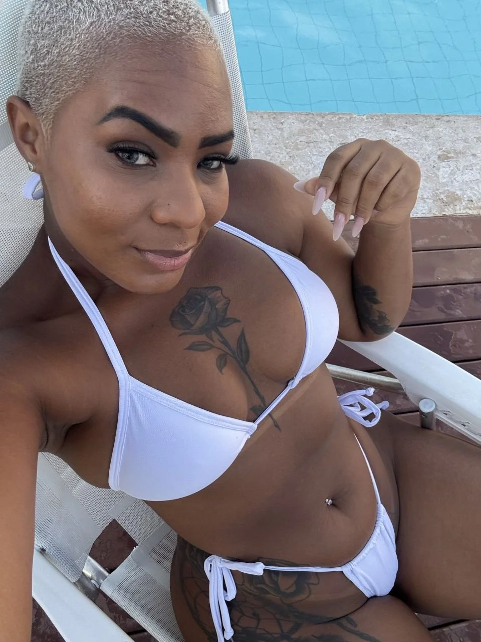 Caralho, que preta 🤤 main image