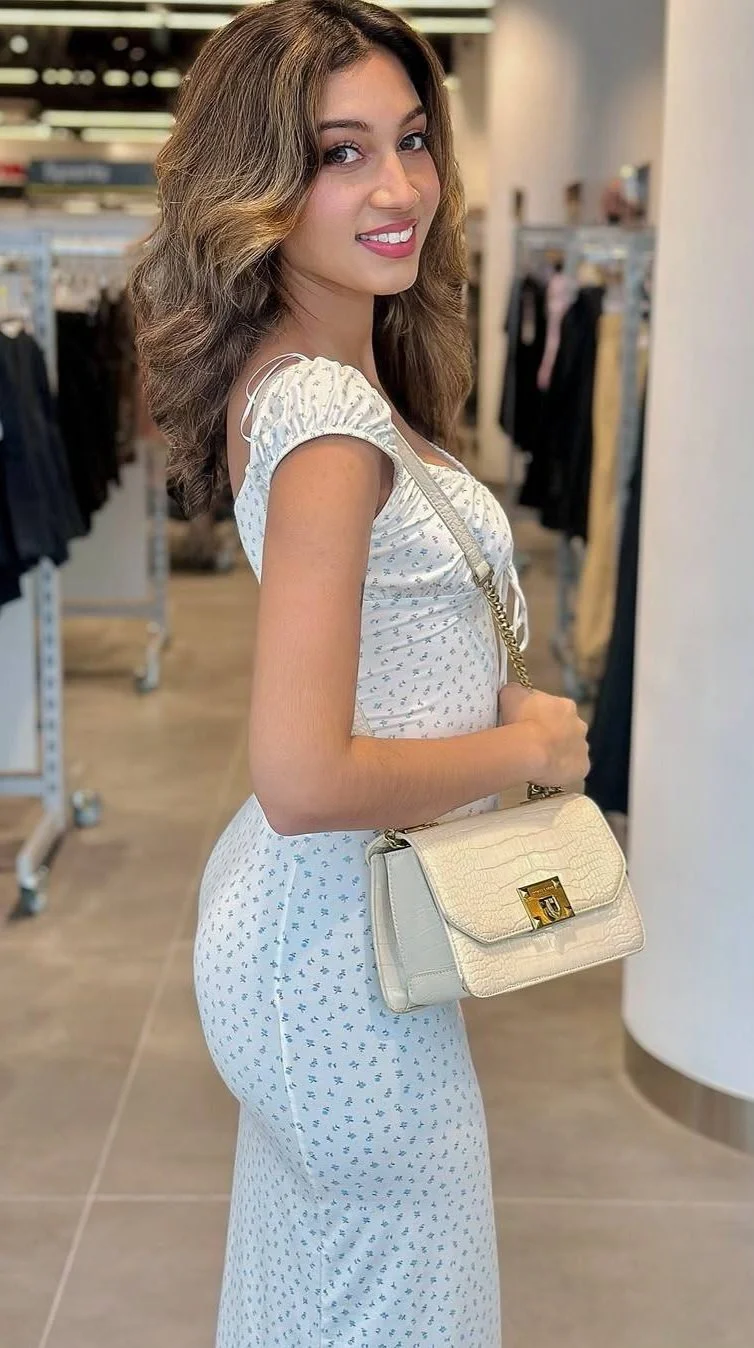 Indian wife love to share ♠️ image 3
