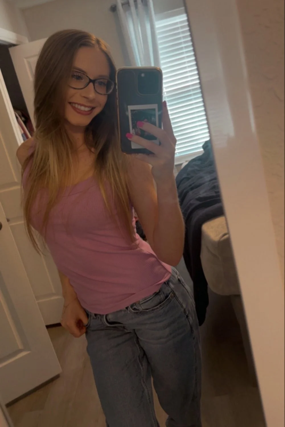 Taylor from Tallahassee Florida, 23 , real estate agent image 4