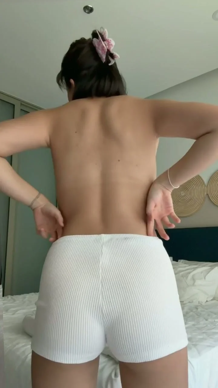 🔞 Hot tight round ass nude pussy eating pussy 😈🍑 Check OF now image 5