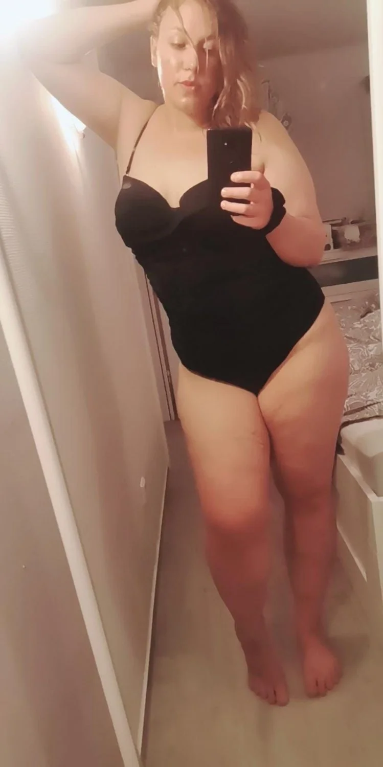 29 Y/O German slut Kim image 6