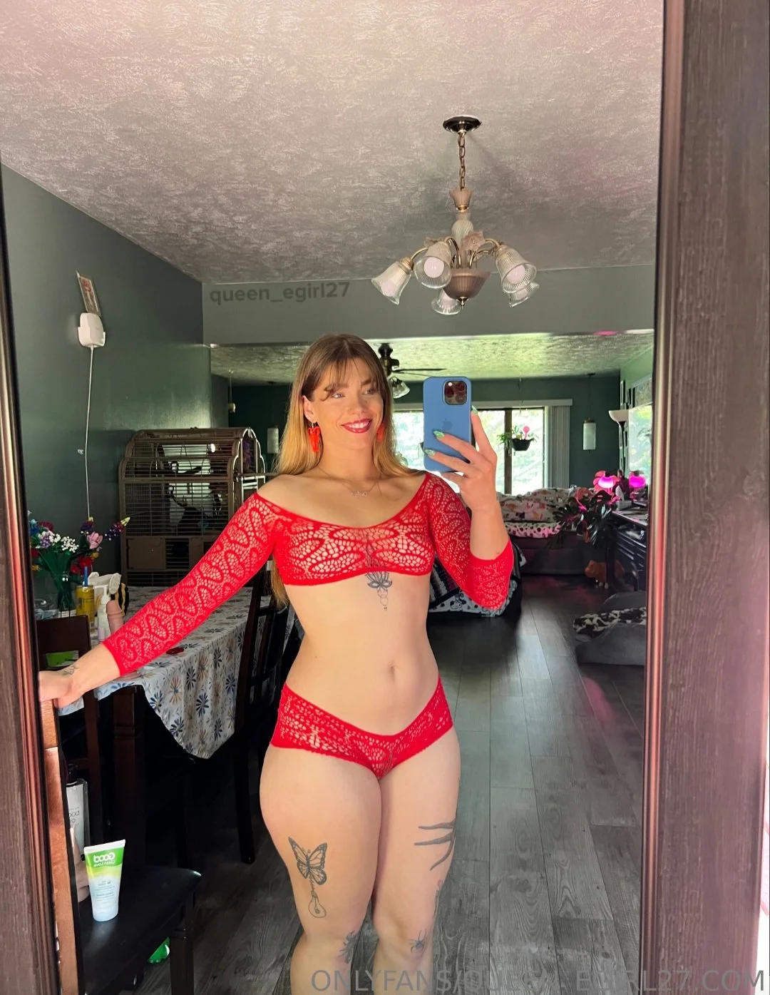Queenegirlsback image 7