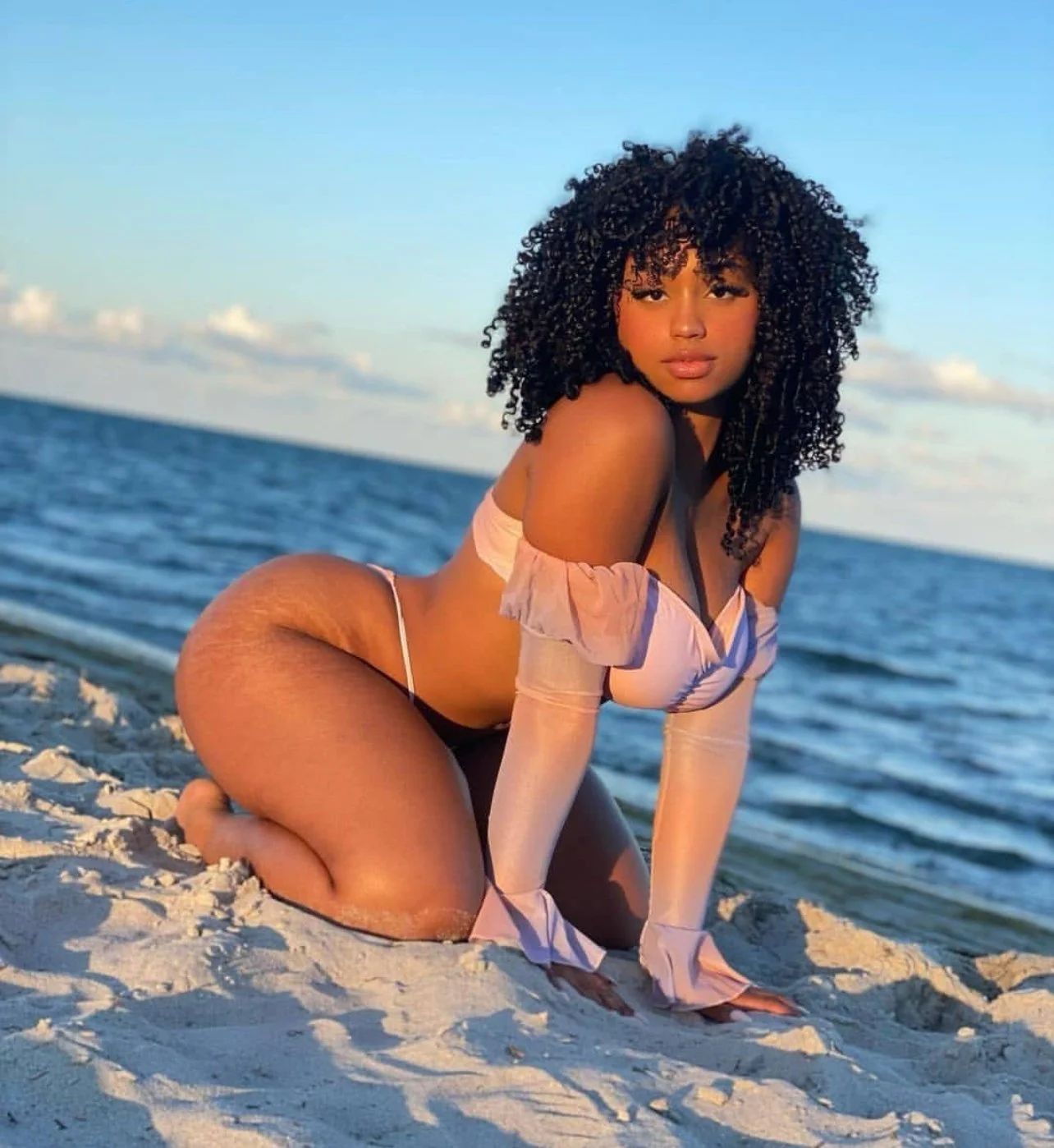 I’d do so many things to her🤤 image 9